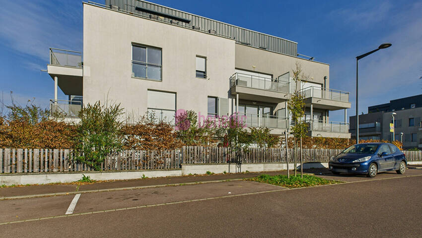 59528485a - Attribut alt par défaut.