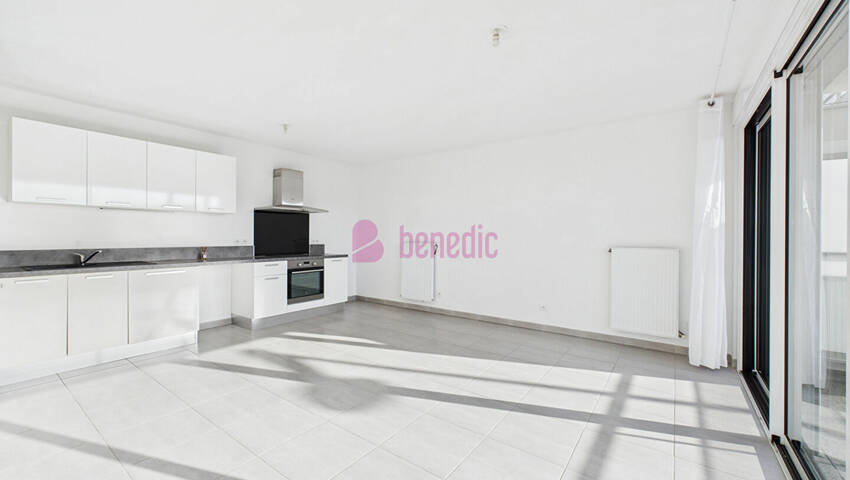 59528485d - Attribut alt par défaut.