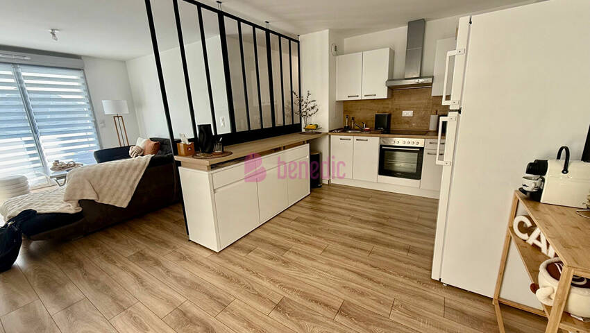 59511434a - Attribut alt par défaut.