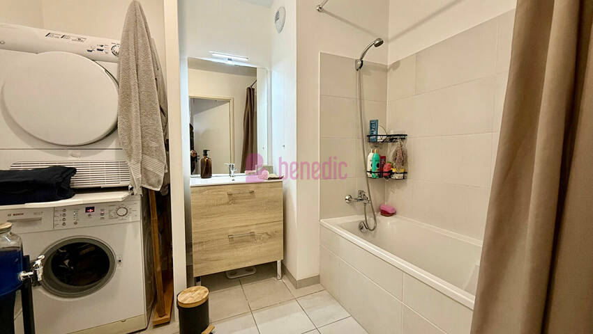 59511434d - Attribut alt par défaut.