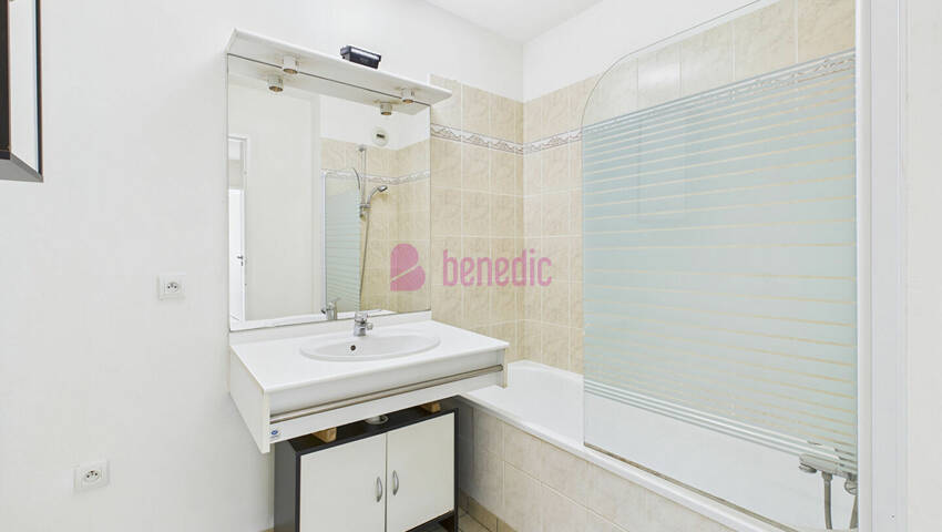 8450293e - Attribut alt par défaut.