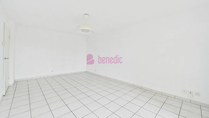 8450293l - Attribut alt par défaut.