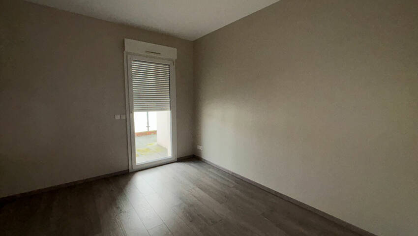 59532877c - Attribut alt par défaut.