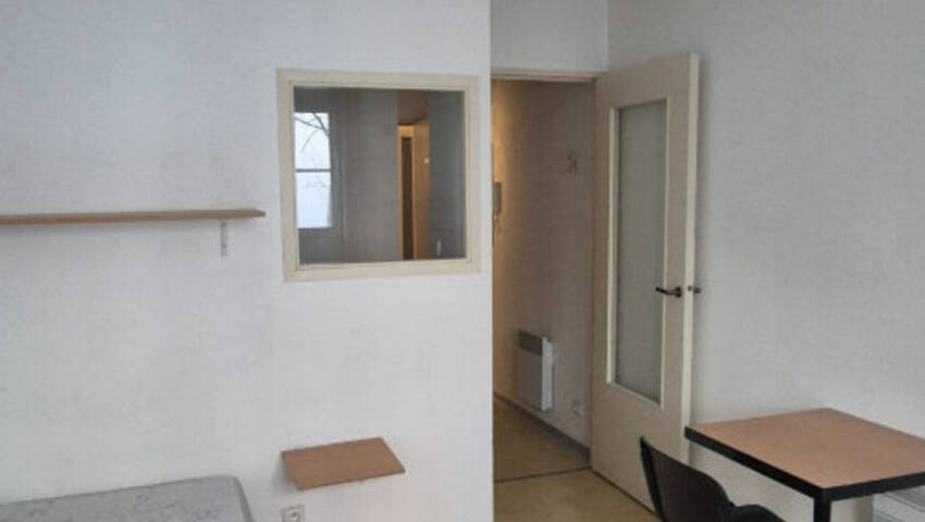 59577938b - Attribut alt par défaut.