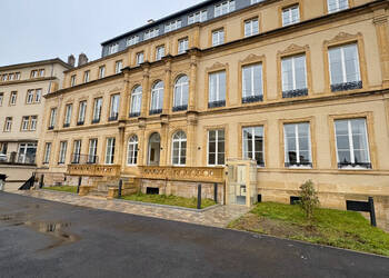 59584325b - Attribut alt par défaut.