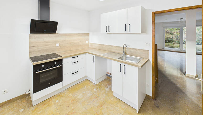 23132891b - Attribut alt par défaut.