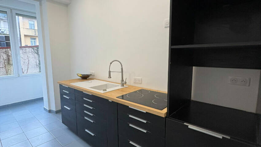 59586475a - Attribut alt par défaut.