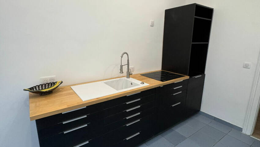 59586475b - Attribut alt par défaut.