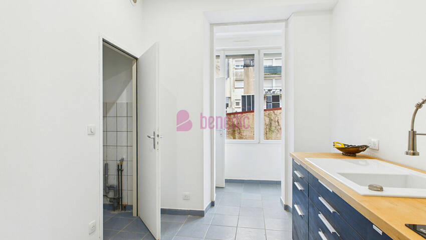 59586475b - Attribut alt par défaut.