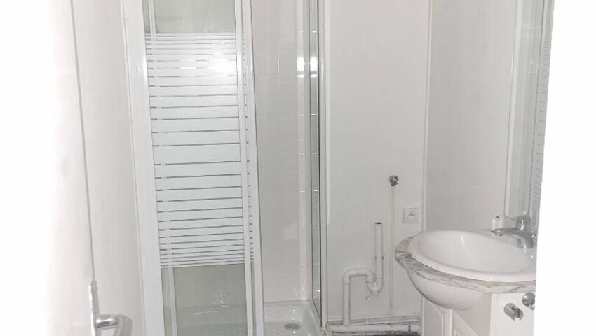 59588314c - Attribut alt par défaut.