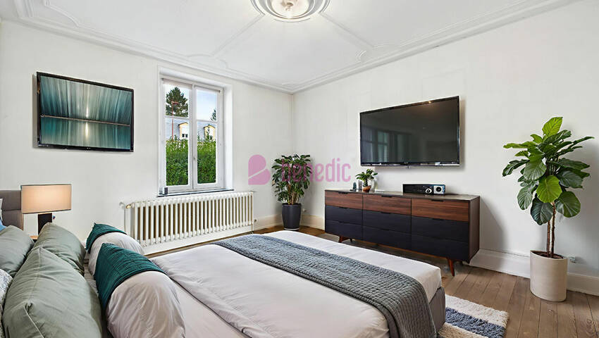 52607457c - Attribut alt par défaut.