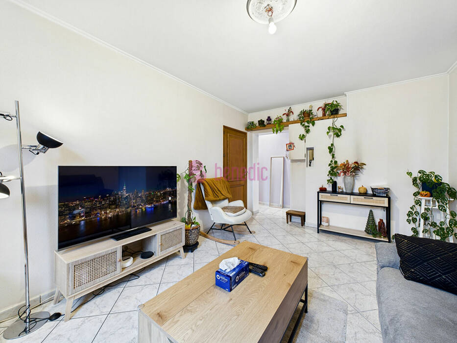 55581253c - Attribut alt par défaut.