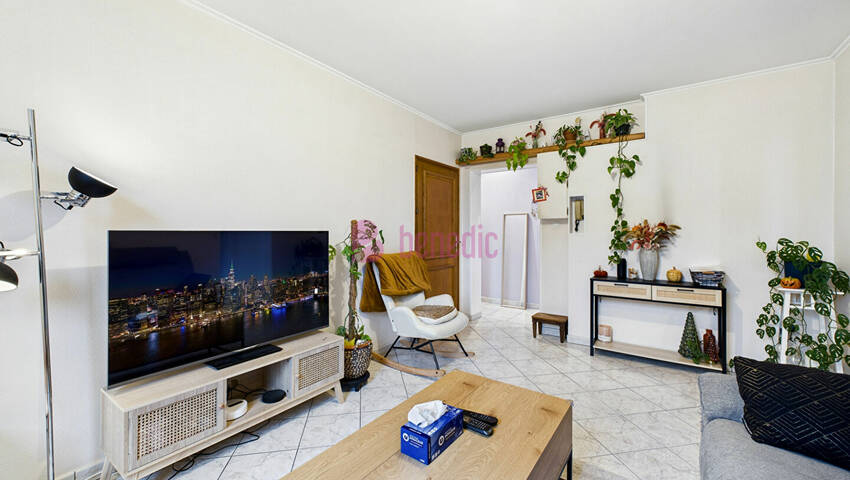 55581253c - Attribut alt par défaut.