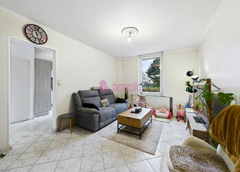 55581253c - Attribut alt par défaut.