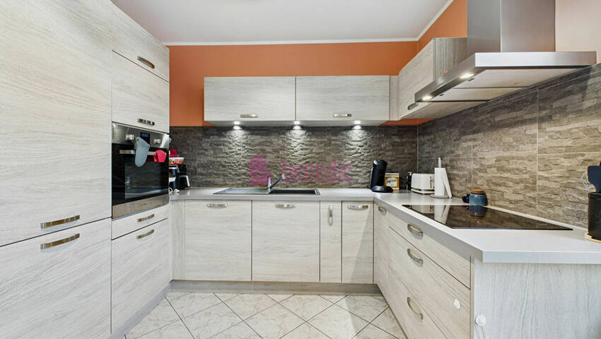 55581253e - Attribut alt par défaut.