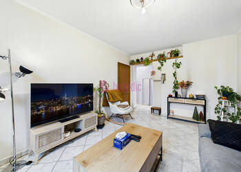 55581253a - Attribut alt par défaut.