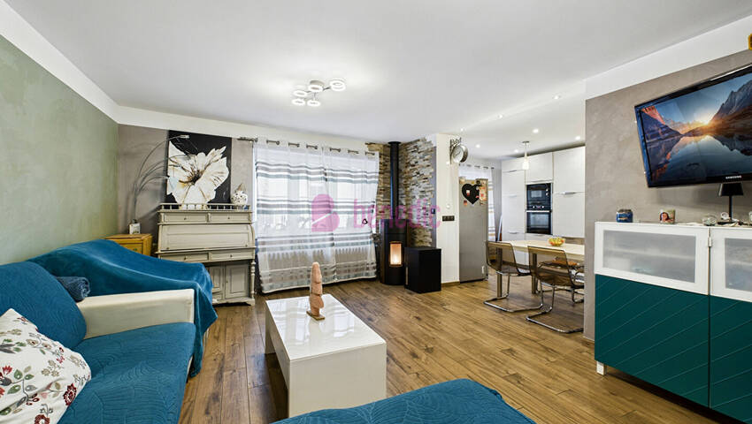 59141762b - Attribut alt par défaut.