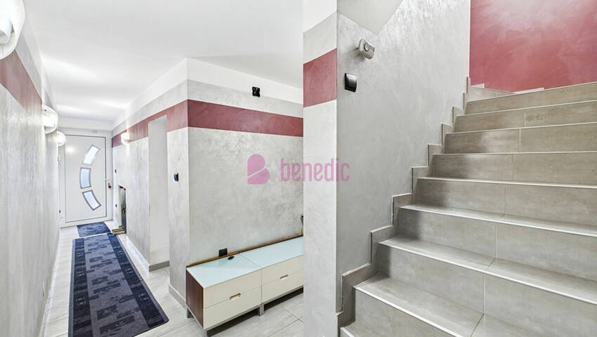 59141762d - Attribut alt par défaut.