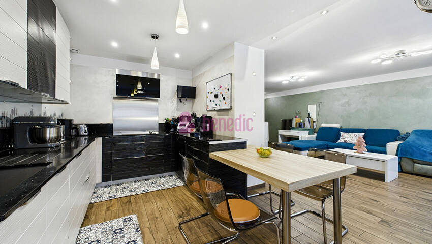 59141762f - Attribut alt par défaut.