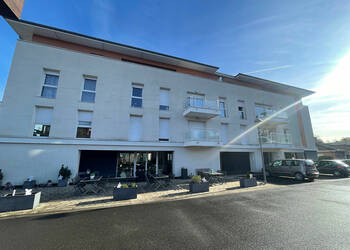 55812675a - Attribut alt par défaut.