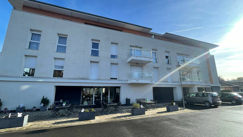 55812675c - Attribut alt par défaut.