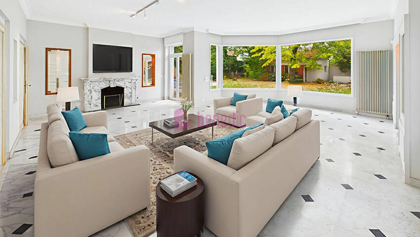 59525592f - Attribut alt par défaut.