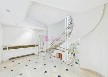 59525592b - Attribut alt par défaut.