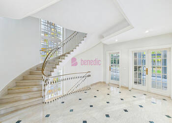 59525592c - Attribut alt par défaut.