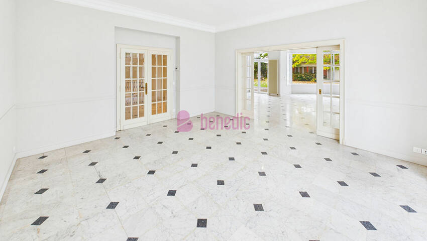 59525592g - Attribut alt par défaut.