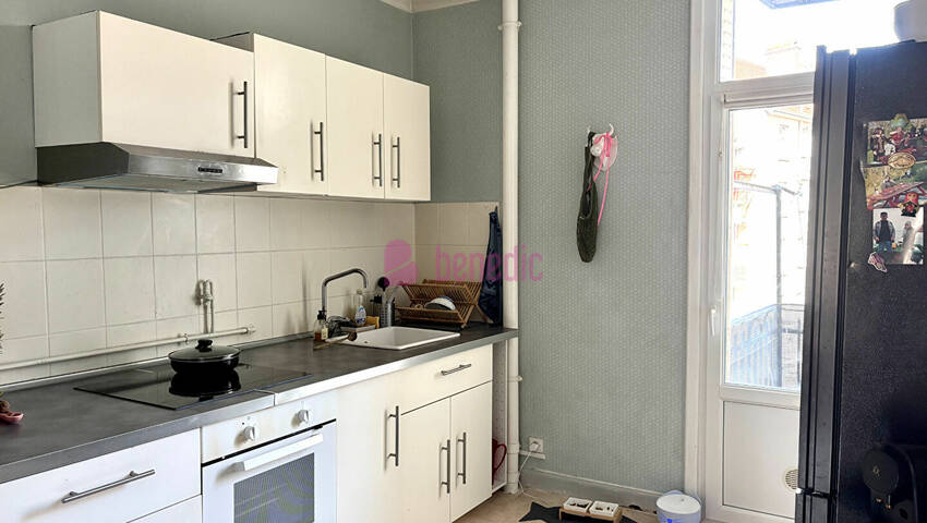 59619159c - Attribut alt par défaut.