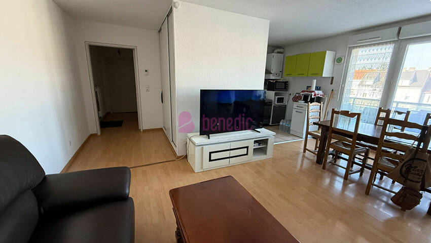 59633705b - Attribut alt par défaut.