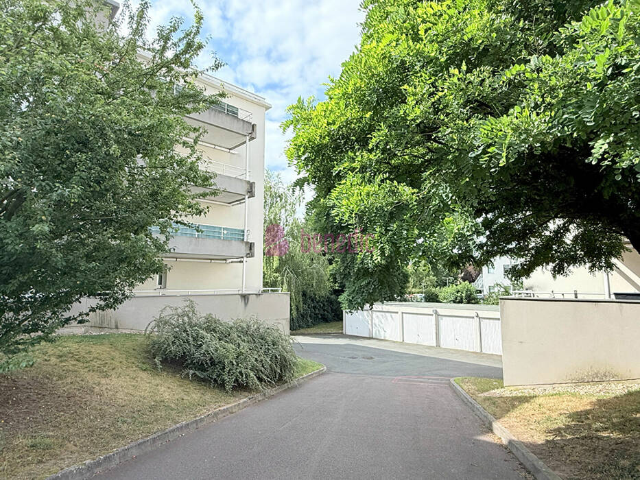 59633705f - Attribut alt par défaut.