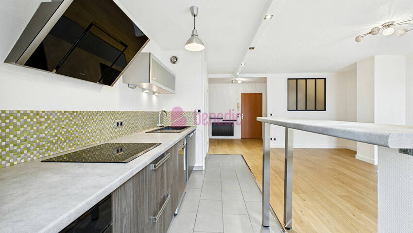 8461995d - Attribut alt par défaut.