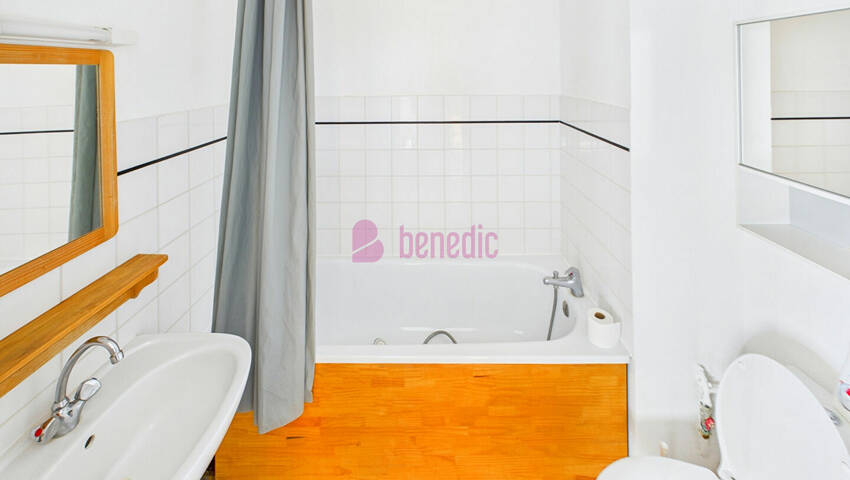 59407048b - Attribut alt par défaut.