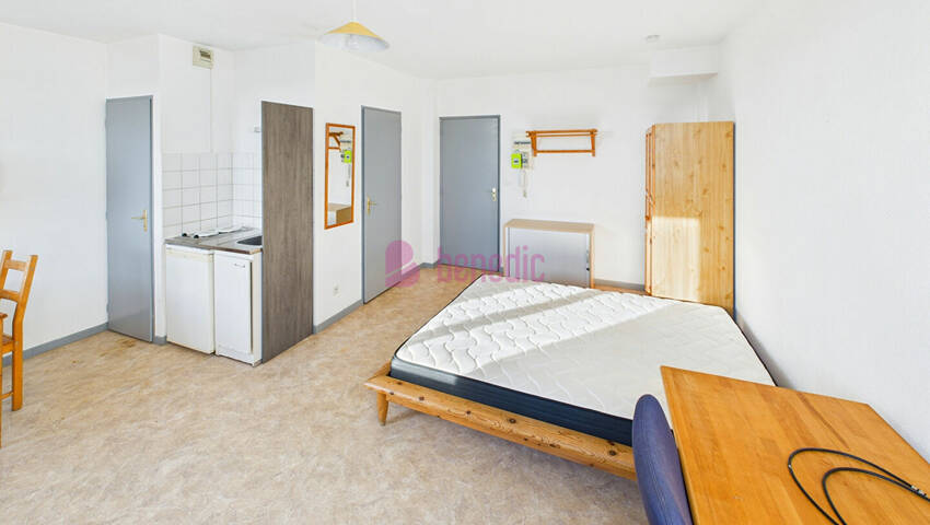 59407048g - Attribut alt par défaut.