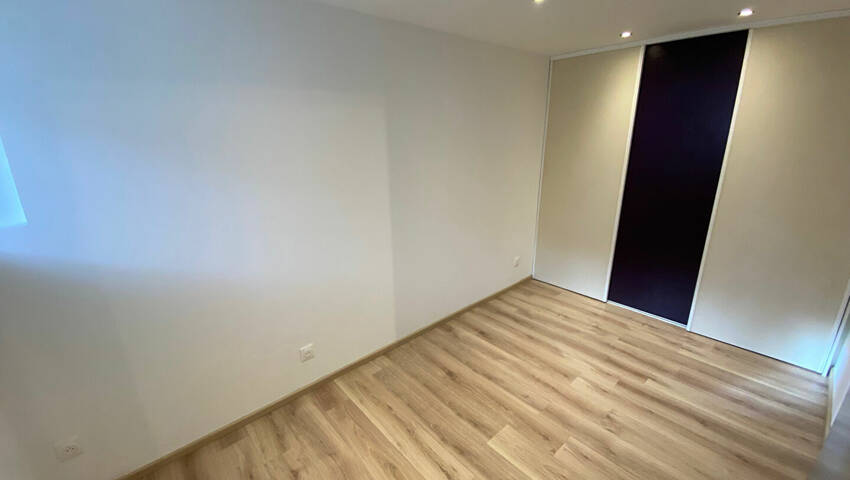 58123660c - Attribut alt par défaut.