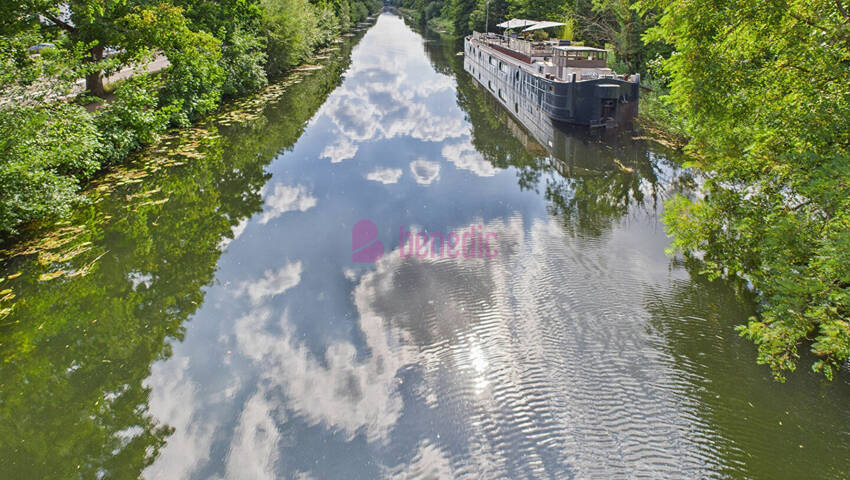 59522688b - Attribut alt par défaut.