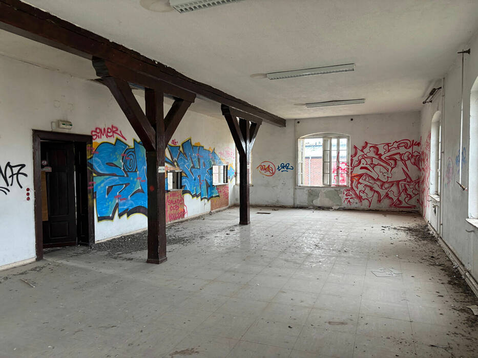 59663076b - Attribut alt par défaut.