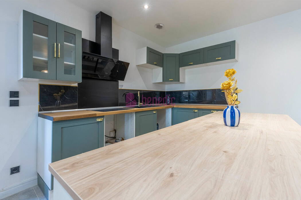 59665556b - Attribut alt par défaut.