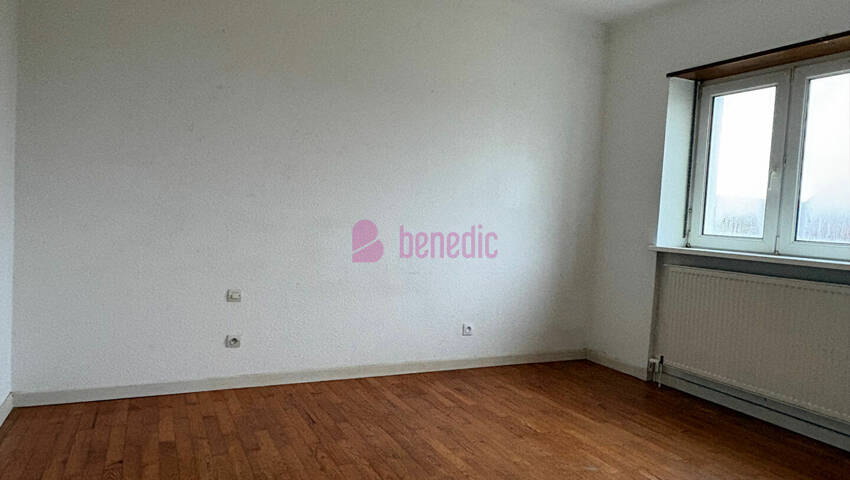 59668392e - Attribut alt par défaut.