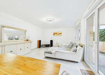 59579780c - Attribut alt par défaut.