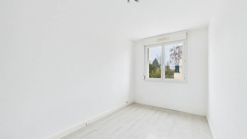 59648792b - Attribut alt par défaut.