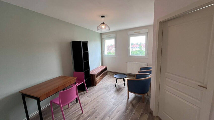 59669208b - Attribut alt par défaut.