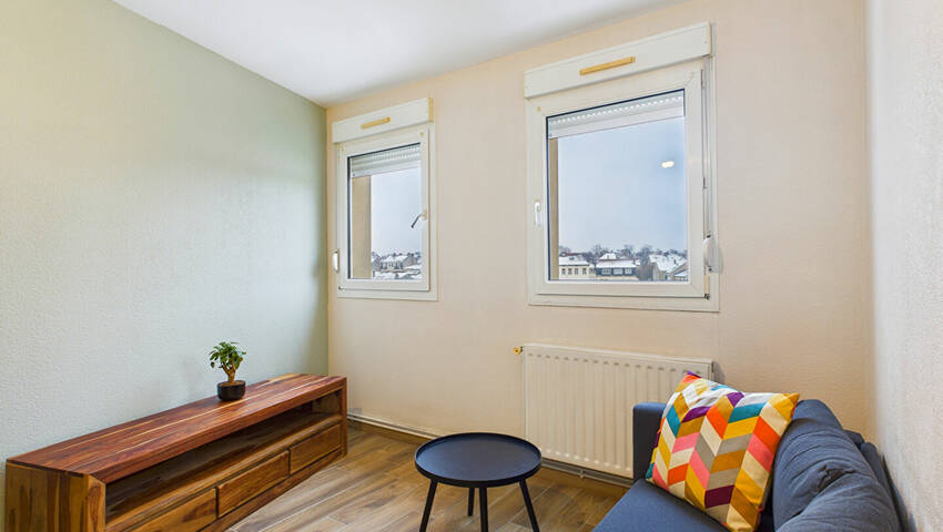 59669208b - Attribut alt par défaut.