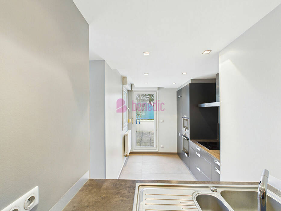 59027786f - Attribut alt par défaut.