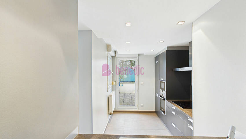 59027786f - Attribut alt par défaut.