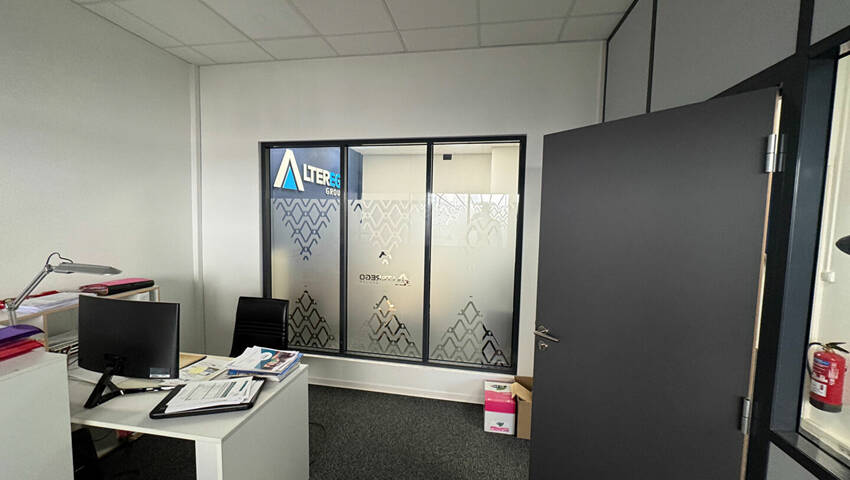 59685361b - Attribut alt par défaut.