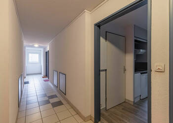 59684827b - Attribut alt par défaut.