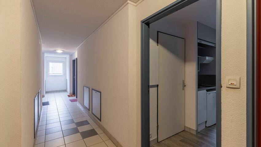 59684827b - Attribut alt par défaut.