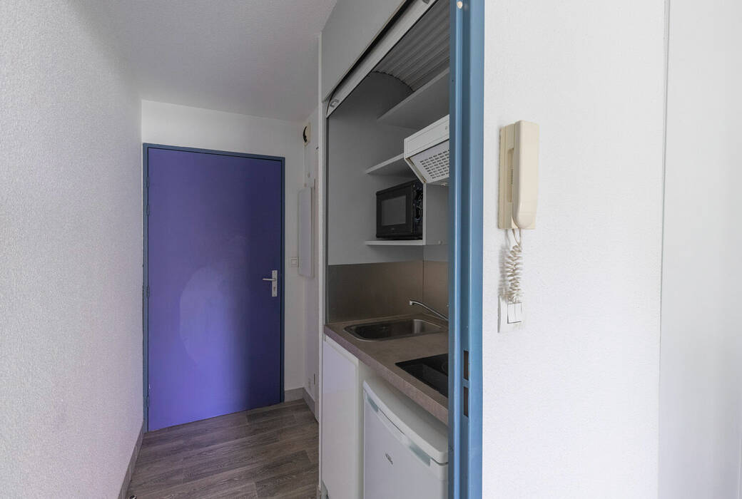 59684827c - Attribut alt par défaut.